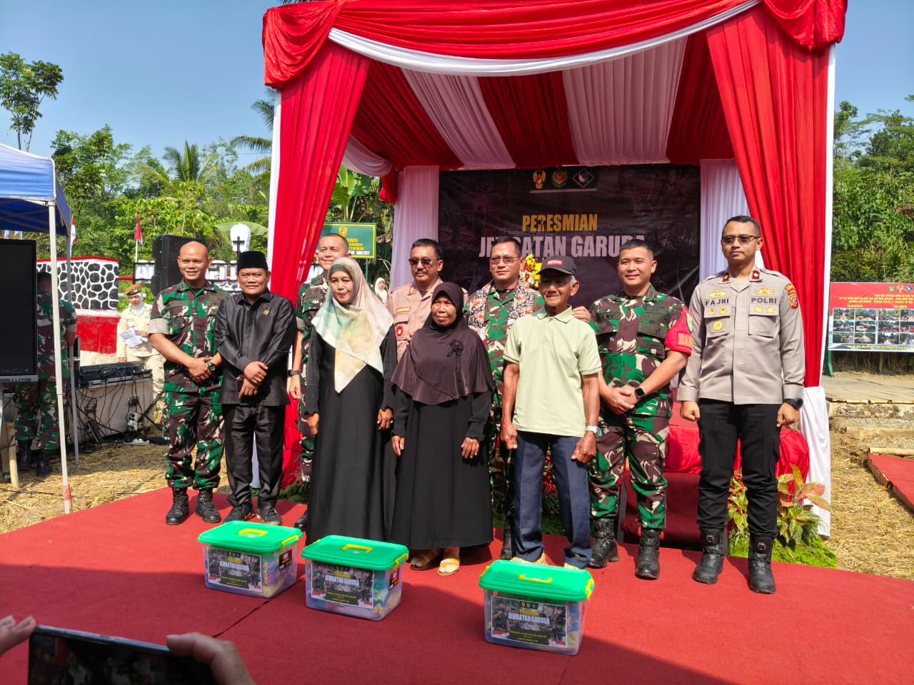 Dandim 0622/Kabupaten Sukabumi Dampingi Pangdam III/Siliwangi Resmikan Jembatan Garuda Suci di Cikembar