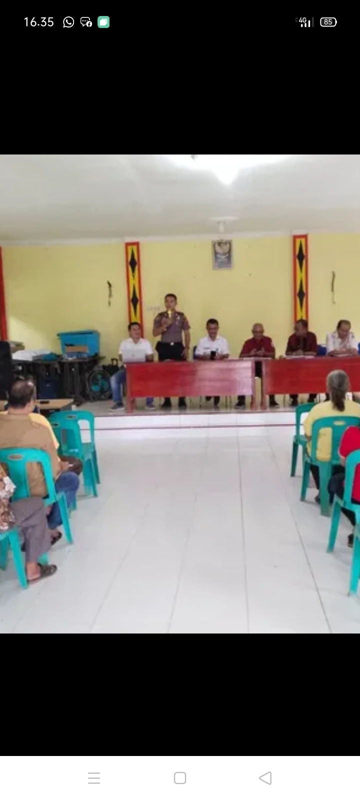 Kapolsek Gunungsitoli Alo'oa IPDA PONIMAN LASE, S.I.P. Menghadiri Pertemuan di Desa Loloanaa Lolomoyo Kec. Gunungsitoli Utara.