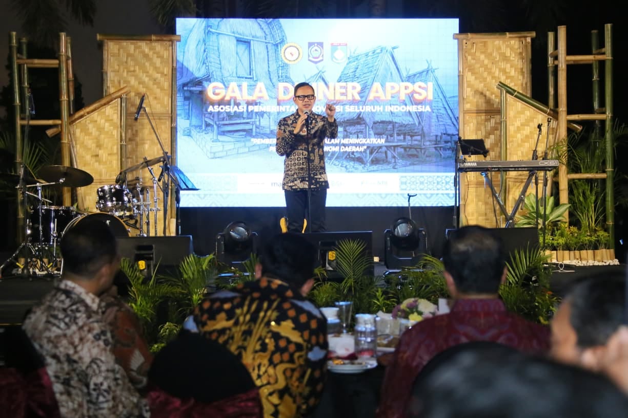 Kamis, 16 Juli 2026 Wamendagri Bima Arya Tekankan Pentingnya Ruang Berbagi dan Mencari Inspirasi bagi Kepala Daerah