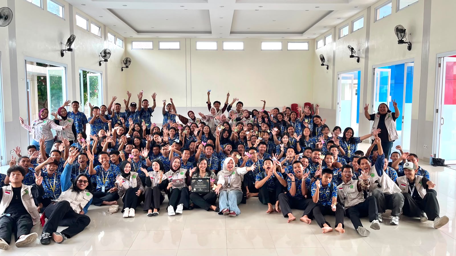 TAK SEKADAR EDUKASI, KKL-PPM 79 UNMAL SENTUH SISI EMOSIONAL SISWA SMA YOS SUDARSO METRO