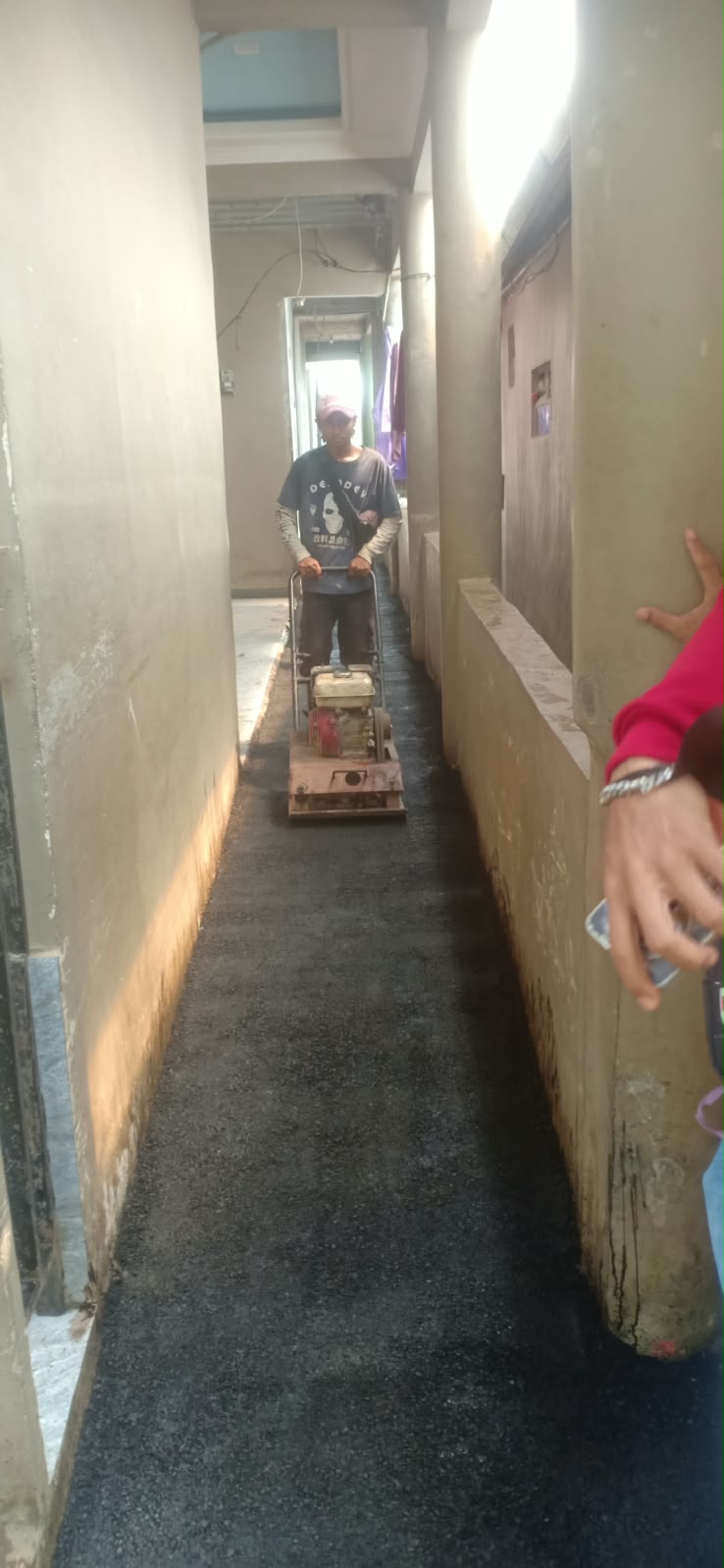 Pemdes Tanjungsari Realisasikan Pengaspalan Jalan Palasari Infrastruktur Jadi Prioritas