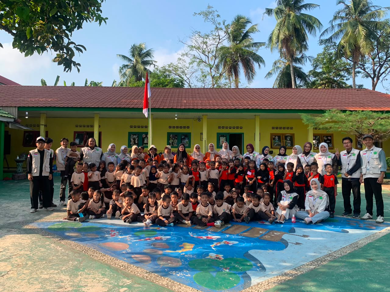 Anak Sehat, Anak Hebat dengan PHBS: Mahasiswa KKL-PPM 79 Universitas Malahayati Edukasi Siswa TK Negeri 1 Metro Timur