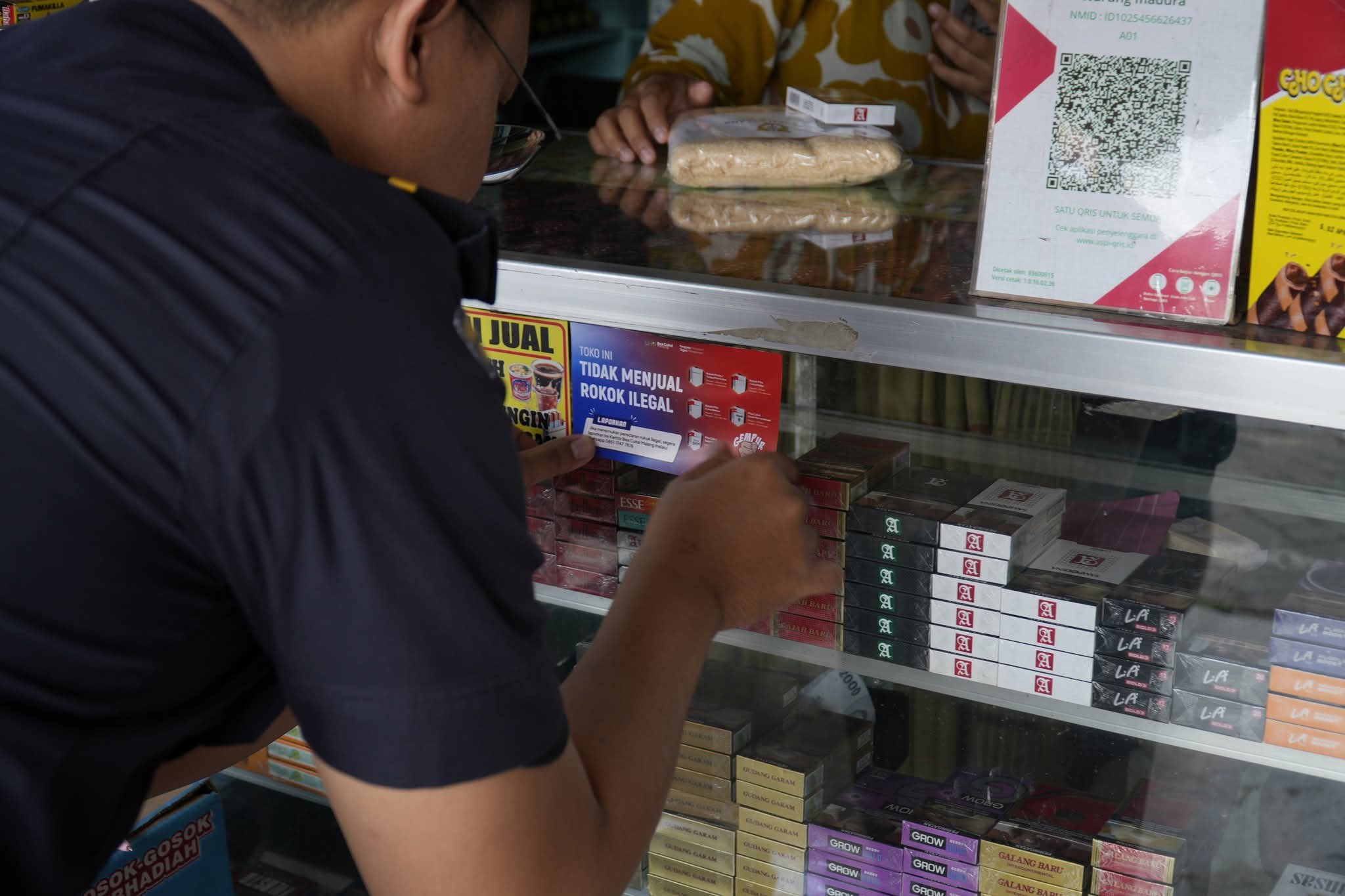 LIK di Bululawang, Edukasi Masyarakat Berantas Rokok Ilegal