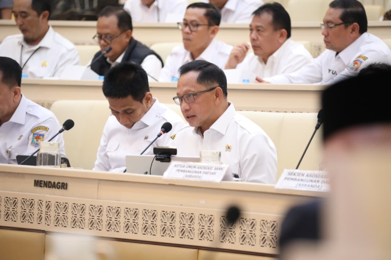 Rabu, 3 Juni 2026 Rapat Bersama DPR RI, Mendagri Paparkan Langkah Strategis Perkuat BUMD