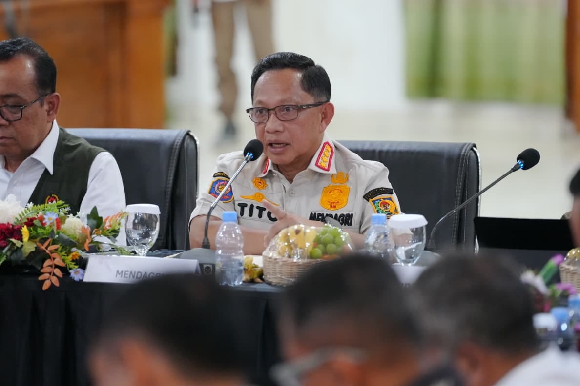 Minggu, 16 Agustus 2026 Mendagri Pastikan Penanganan Pascagempa NTT Fokus Pulihkan Layanan Dasar dan Percepat Pendataan