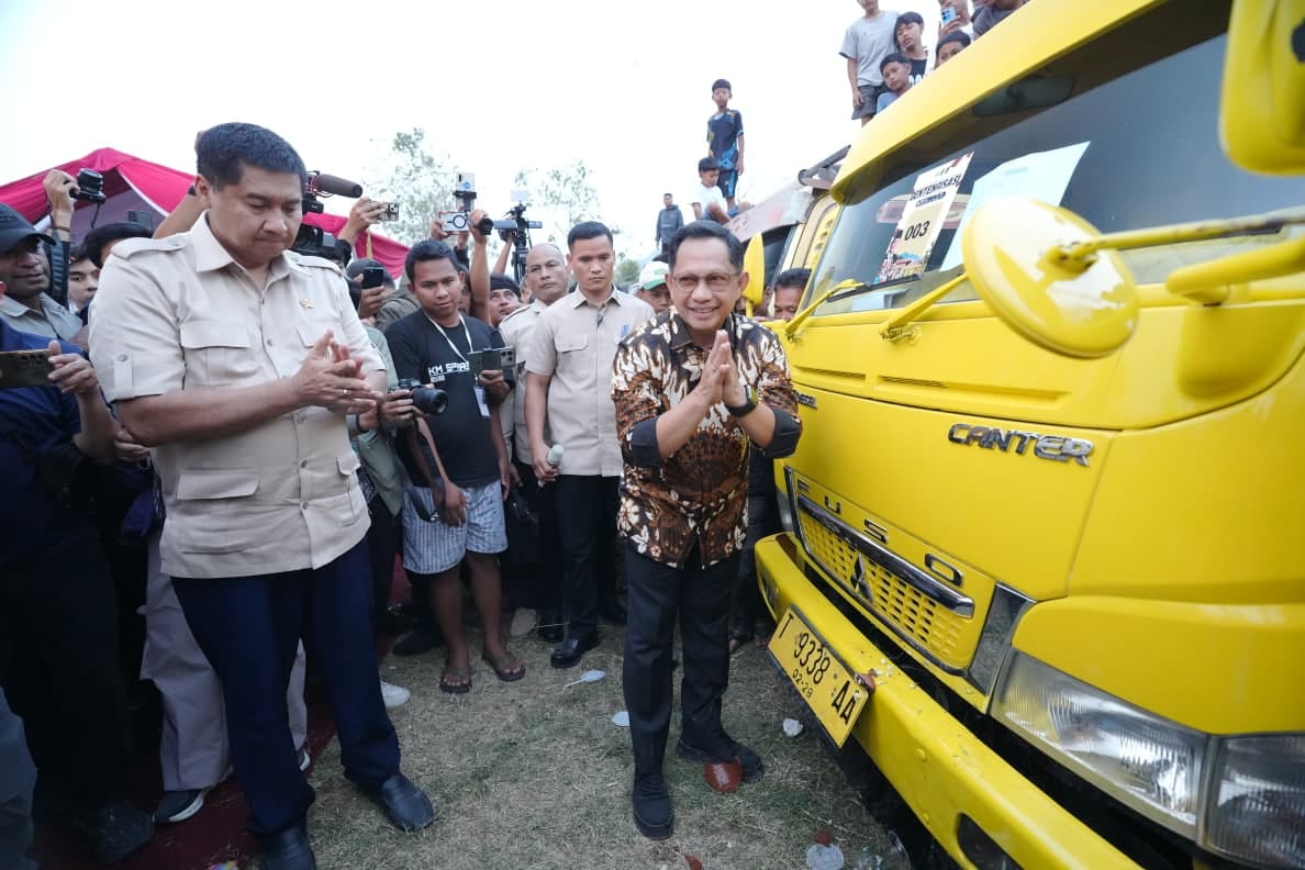 Bersama Menteri PKP, Mendagri Lepas 125 Truk Sukseskan Program Gentengisasi Presiden Prabowo